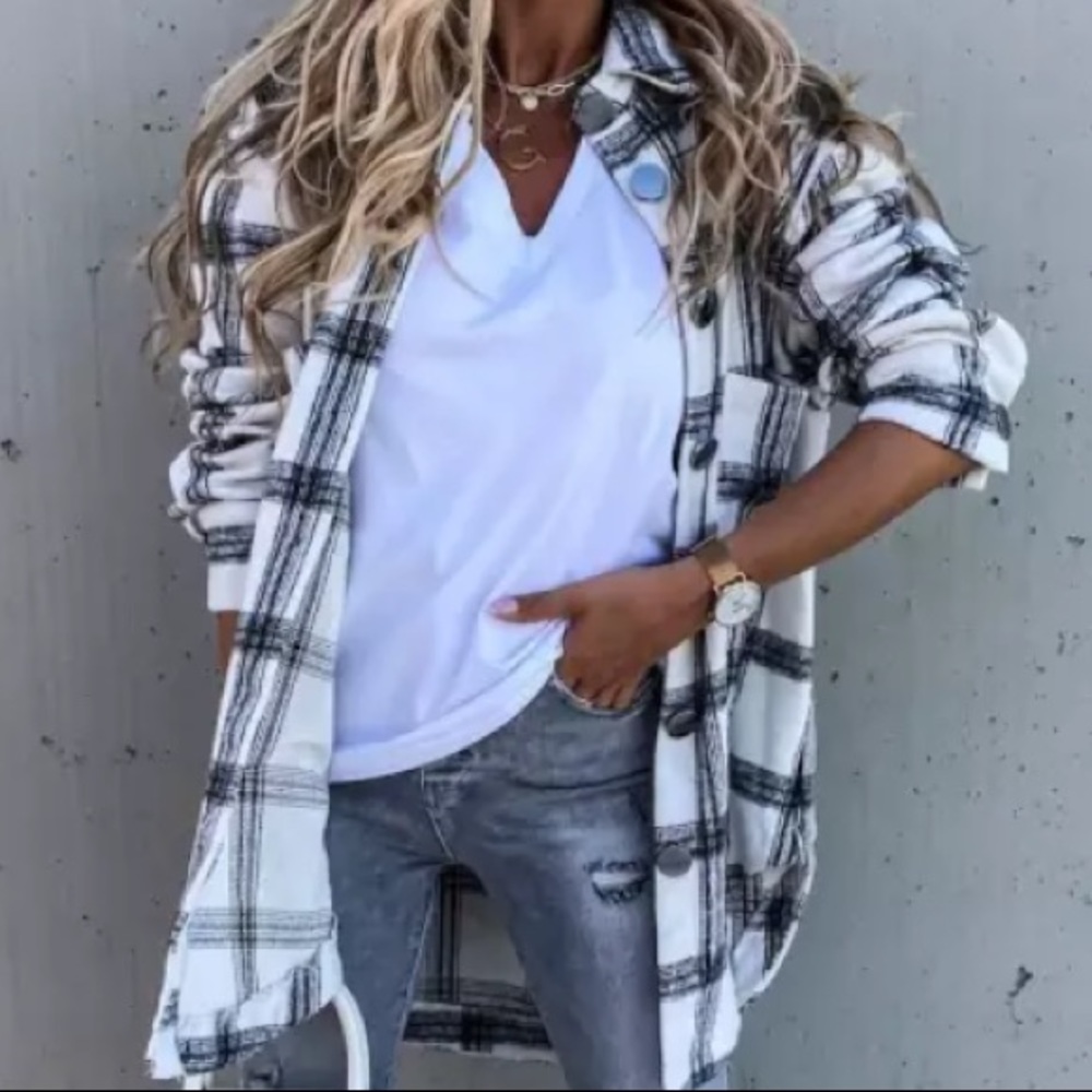 Black Plaid Flannel Oversized Shacket Shirt Jacket - Picture 2 of 3